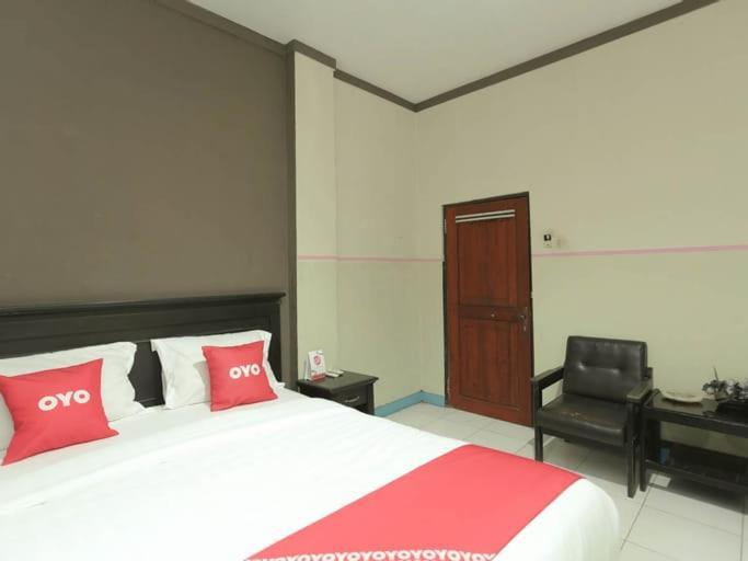 Urbanview Hotel Kharisma Banjarmasin Банджармасін Екстер'єр фото