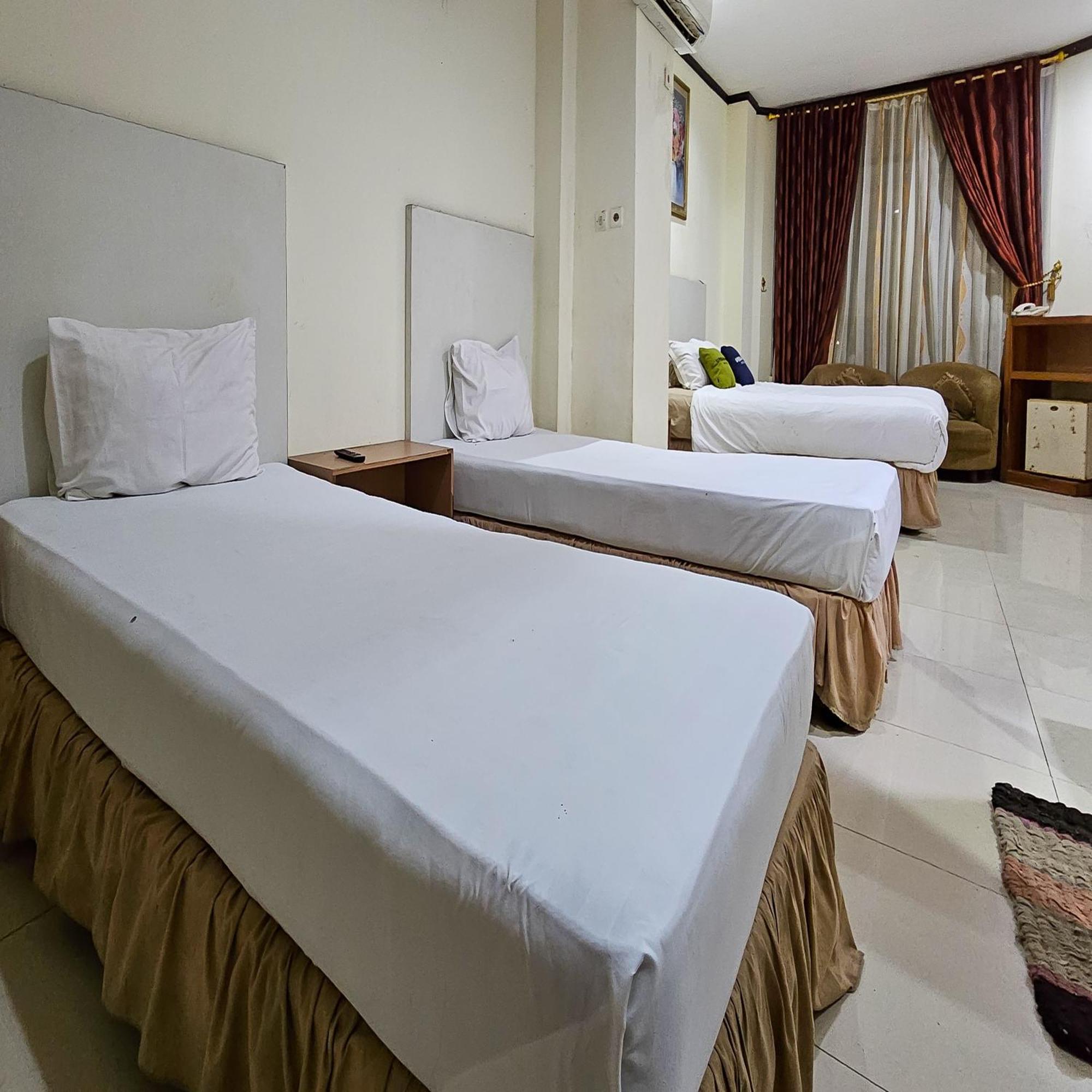 Urbanview Hotel Kharisma Banjarmasin Банджармасін Екстер'єр фото